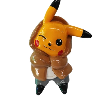 PICACHU CON ROPA 19X9CM